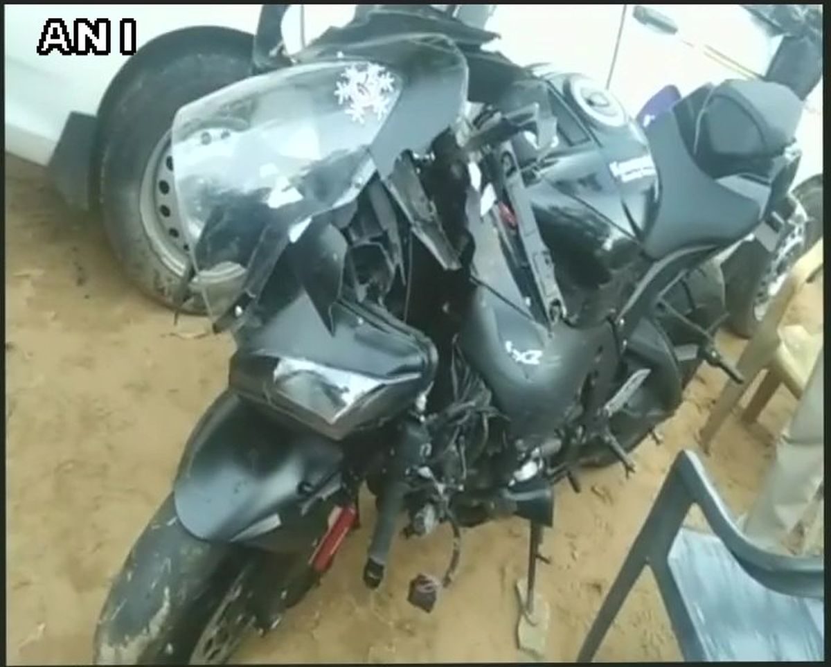 Biker Fails To Remove His Helmet Post Accident FB