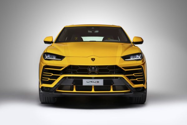 New-Lamborghini-Urus-Unveiled-16-600x400