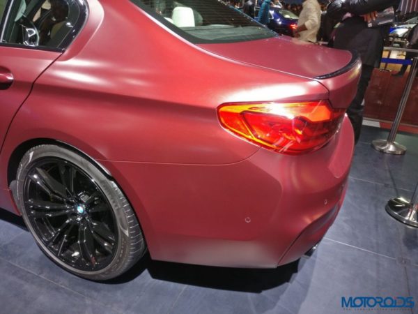 BMW-M5-020-600x450