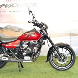 New  Bajaj Avenger  Street Review