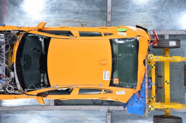 New Volvo S60 crash test New Volvo S60 crash test
