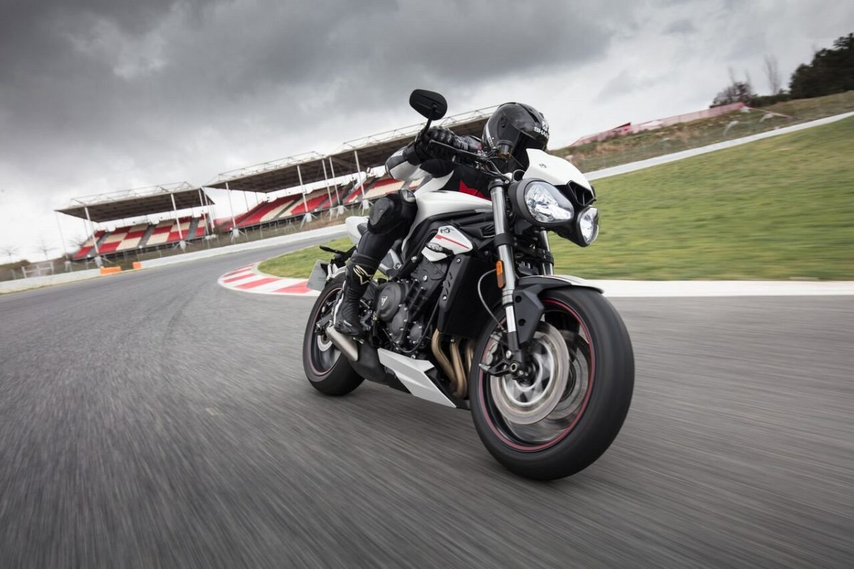 Triumph Street Triple RS – Crystal White (3)