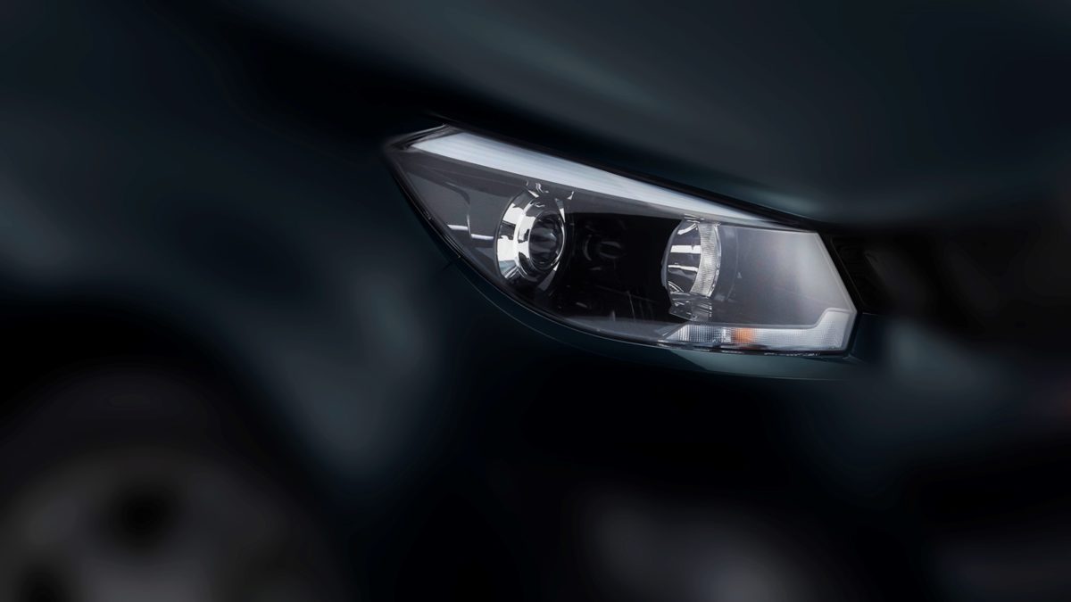 Mahindra Marazzo Headlight