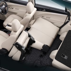 Mahindra Marazzo Interior seven seats