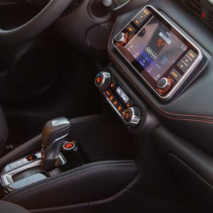 Nissan Kicks centre console