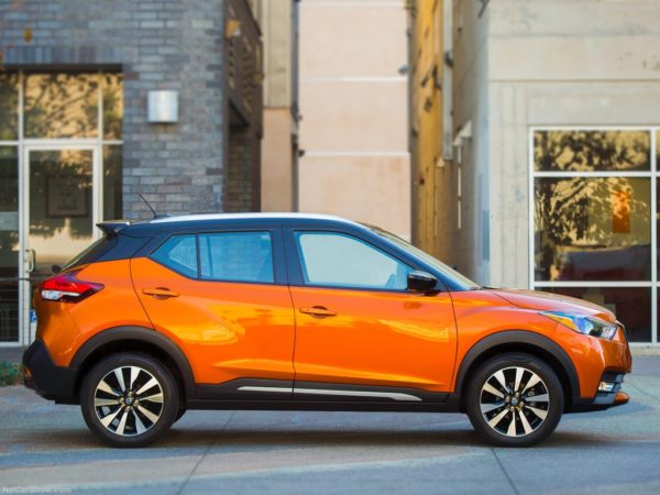 Nissan Kicks side