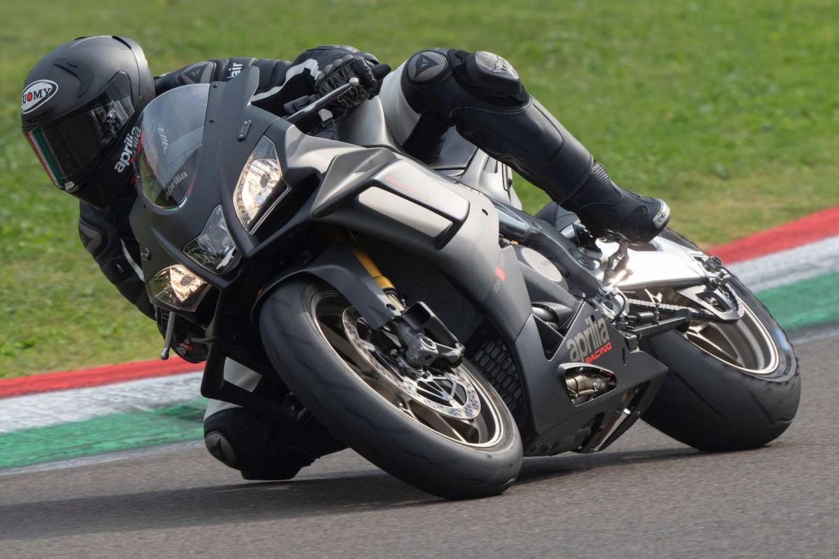 Aprilia RSV  Factory track lean