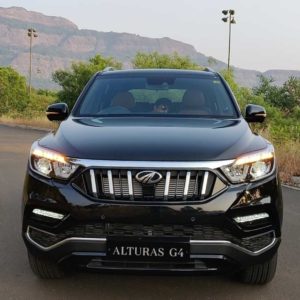 Mahindra Alturas G Front head on