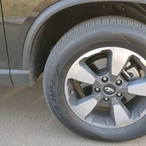 Mahindra Alturas G alloy wheel