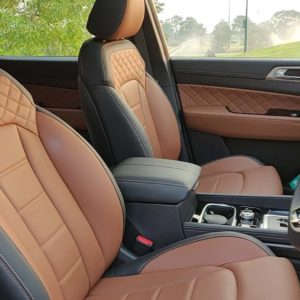 Mahindra Alturas G front seats