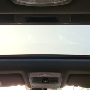 Mahindra Alturas G sunroof