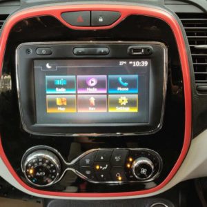 Renault Captur Petrol Infotainment system