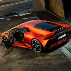 lamborghini huracan evo door open