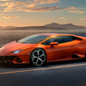 lamborghini huracan evo side rolling