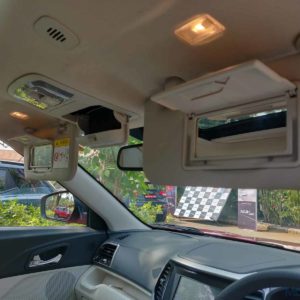 Mahindra XUV  W Diesel vanity mirrors