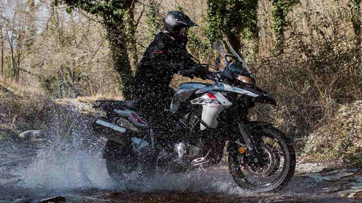 Benelli TRK X splashing through water