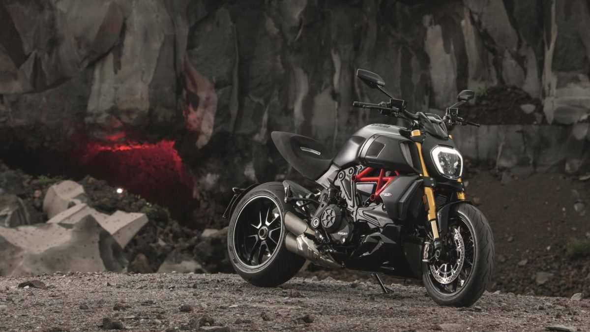 Ducati Diavel  front quarter