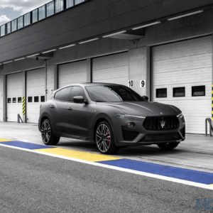 Maserati Levante Trofeo front three quarters