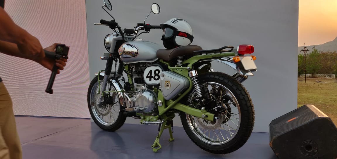 Royal Enfield Bullet Trials  side mid