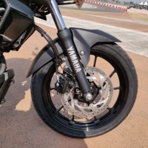 Yamaha MT  front wheel