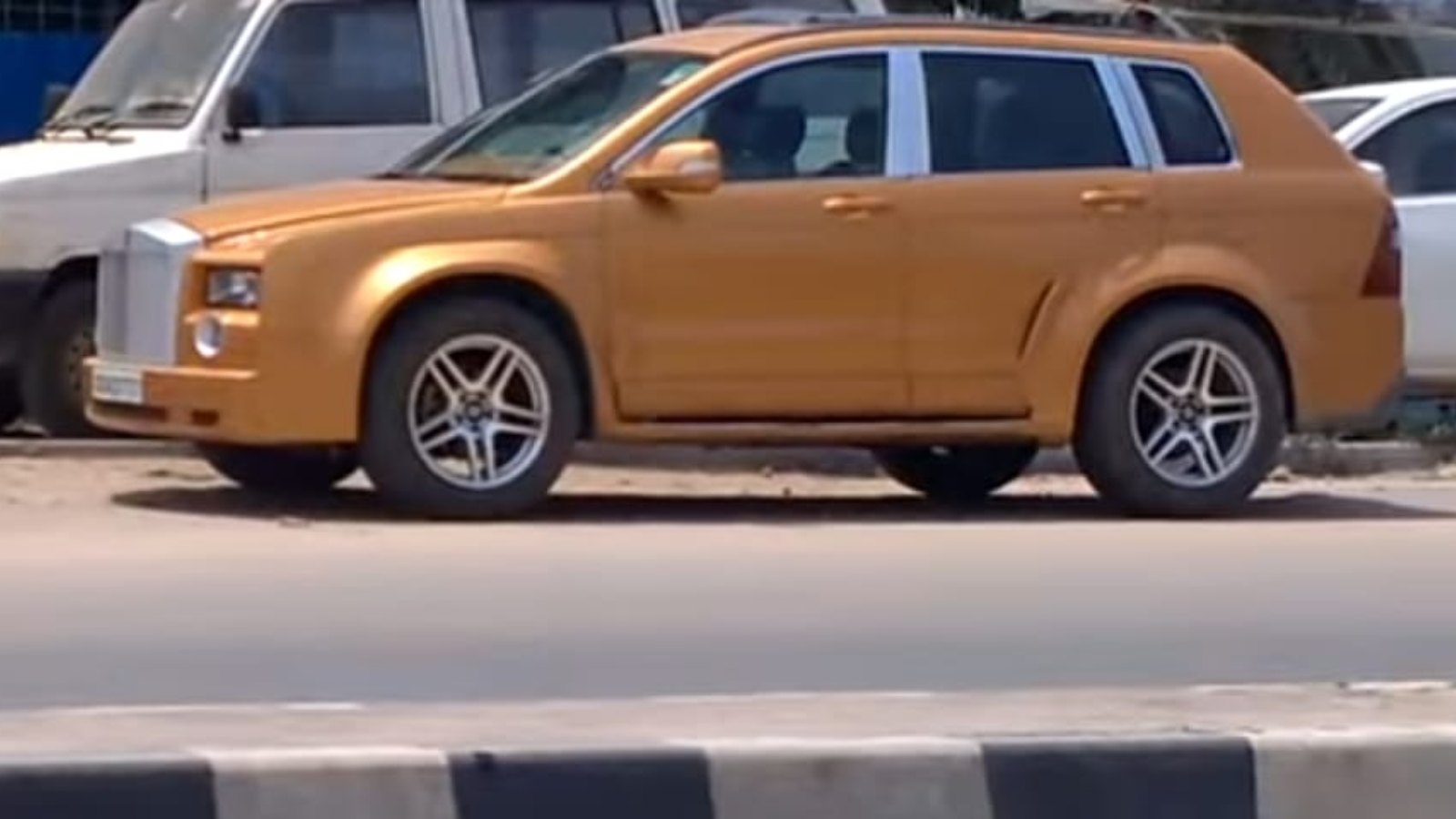Tuscan Sun RollsRoyce Cullinan Is Pure Wealth On Wheels  Carscoops