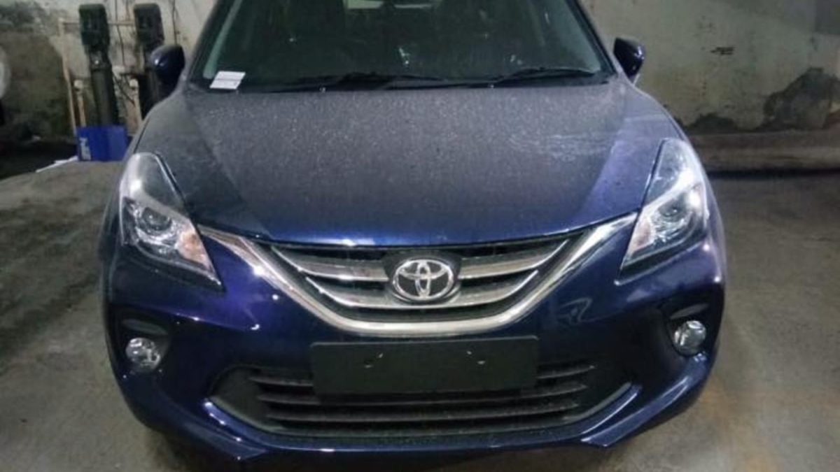 Toyota Glanza Spied front end featured