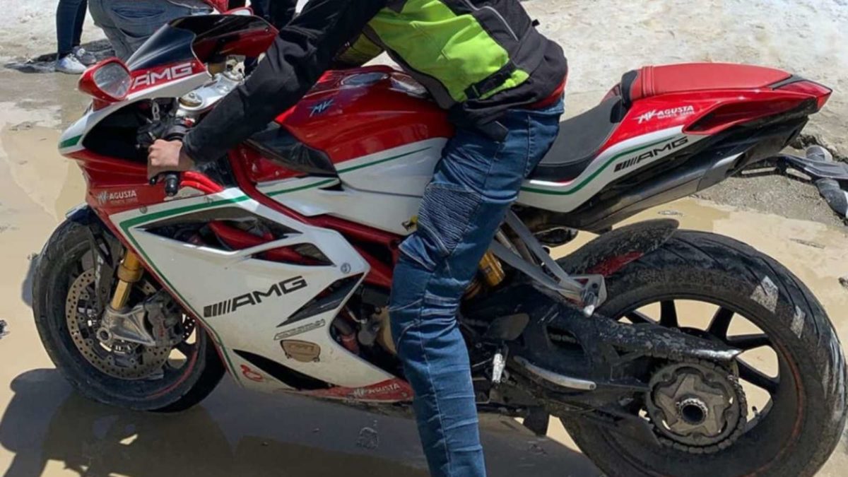 MV Augusta F RC goes Khardungla featured