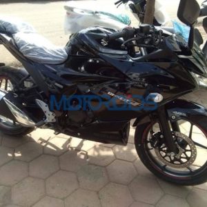 Suzuki Gixxer  SF spy images side