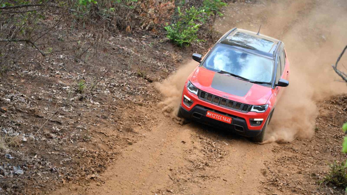 Jeep Compass Trailhawk front quarter top