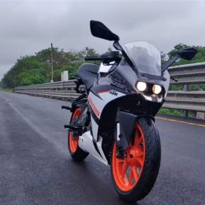 KTM RC  ABS Review head on