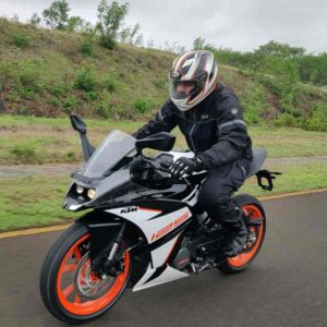 KTM RC  ABS Review in motion front