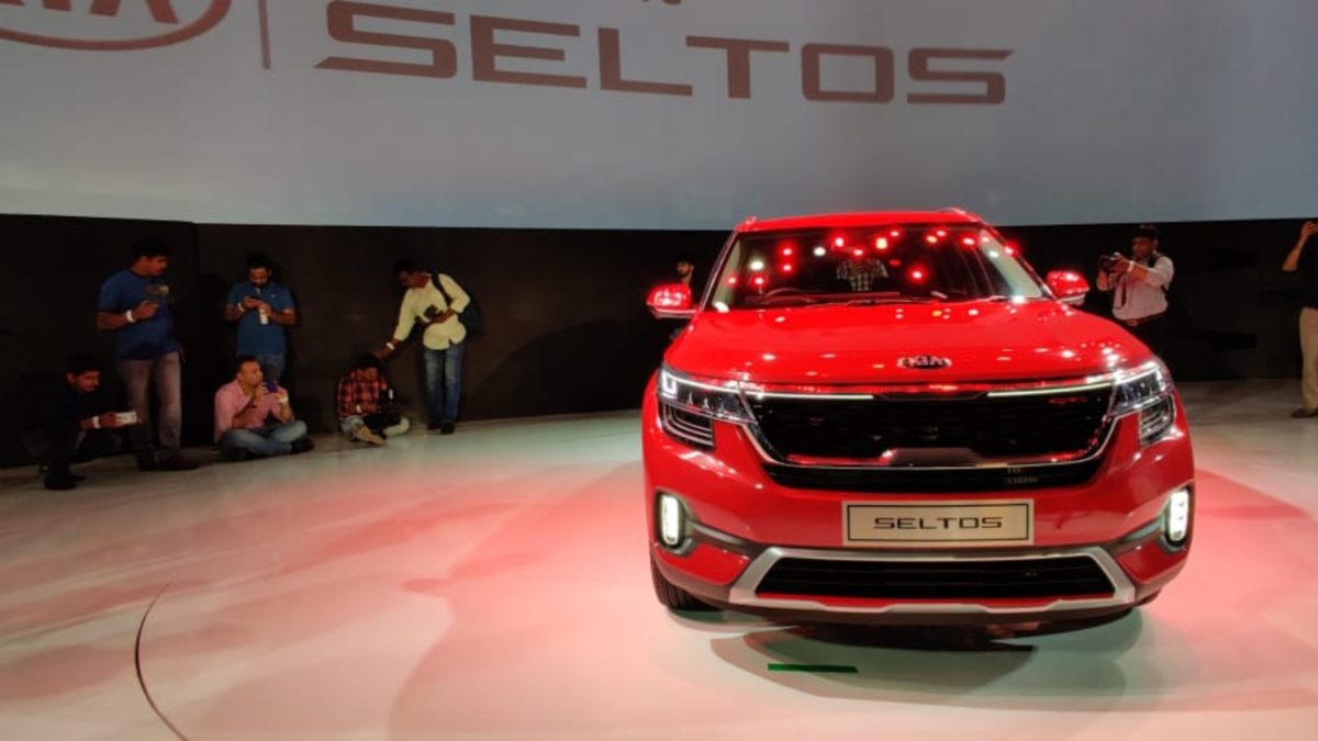 Kia Seltos Unveiled red front