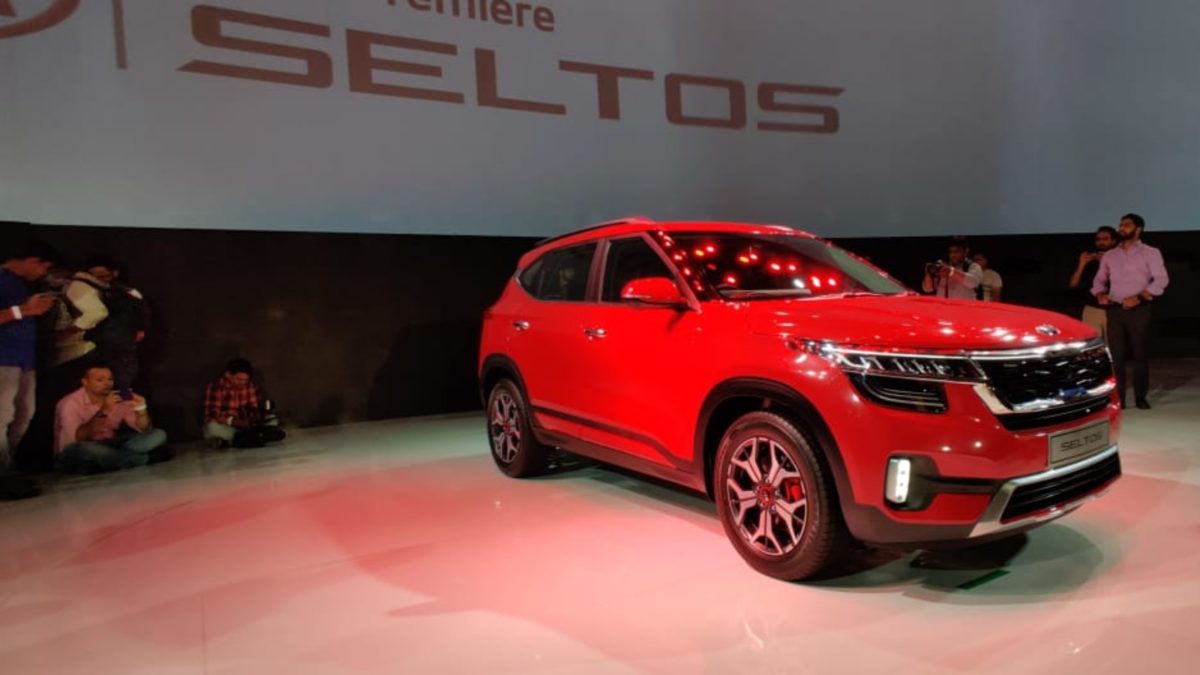 Kia Seltos Unveiled red side quarter