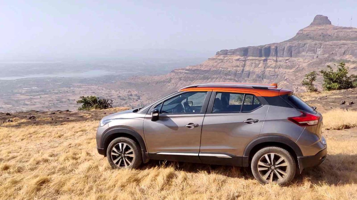 Nissan Kicks side with with a view