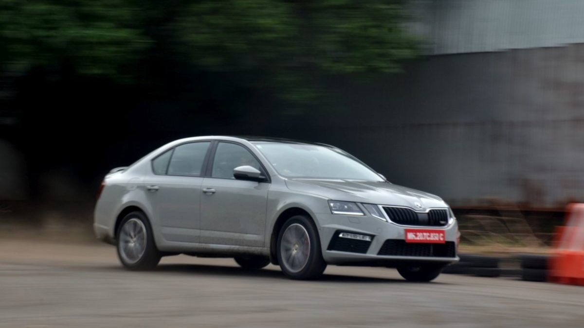 Skoda Octavia vRS rolling side