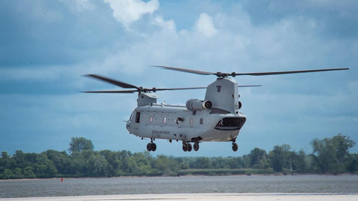 Boeing CH F I Chinook In air