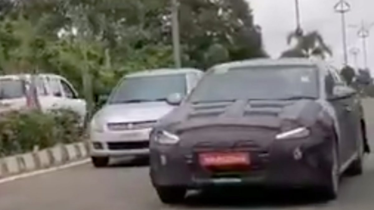 Hyundai Elantra facelift spied