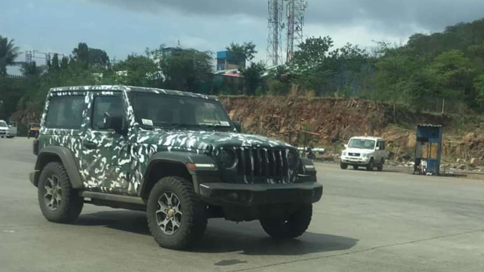 Next Generation Jeep Wrangler Caught Testing On Indian Roads | Motoroids