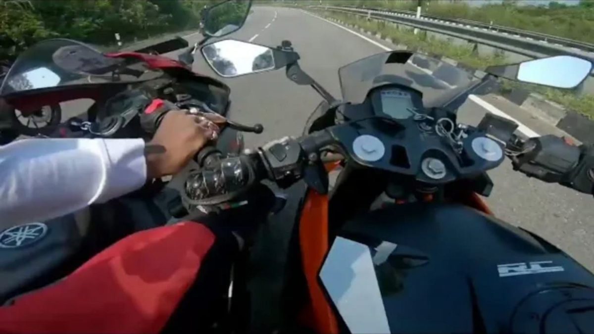 Rc and R crash moment of impact