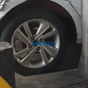 Red Tata Altroz spied wheel