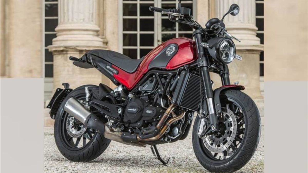 Benelli Leoncino  launched front quarter