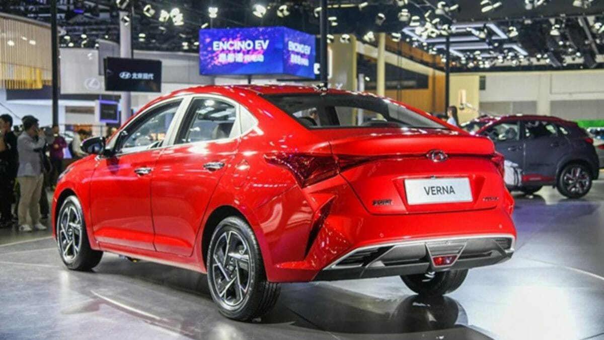 Hyundai Verna Tail lights