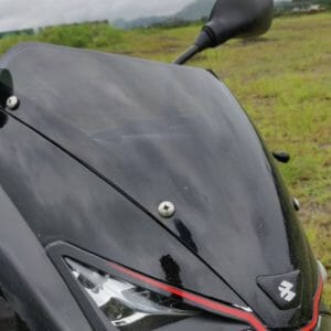 Pulsar  Neon Review windscreen