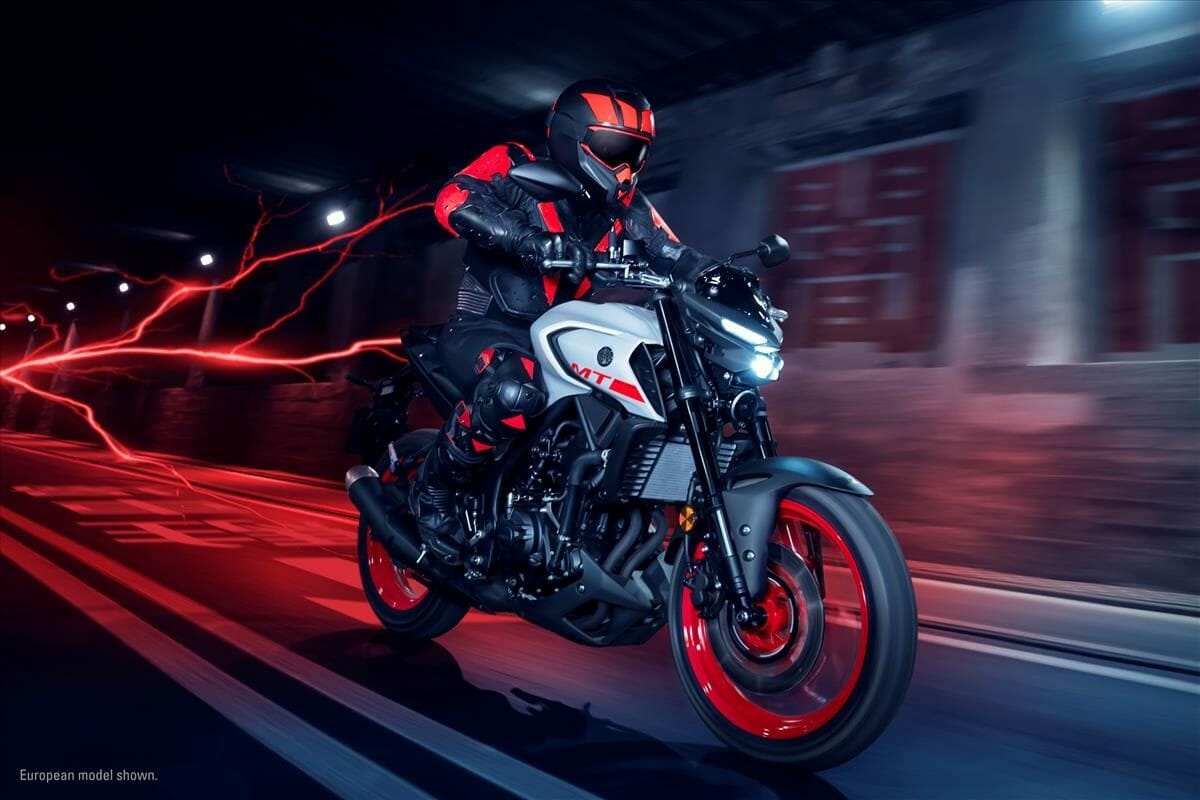 yamaha MT  action