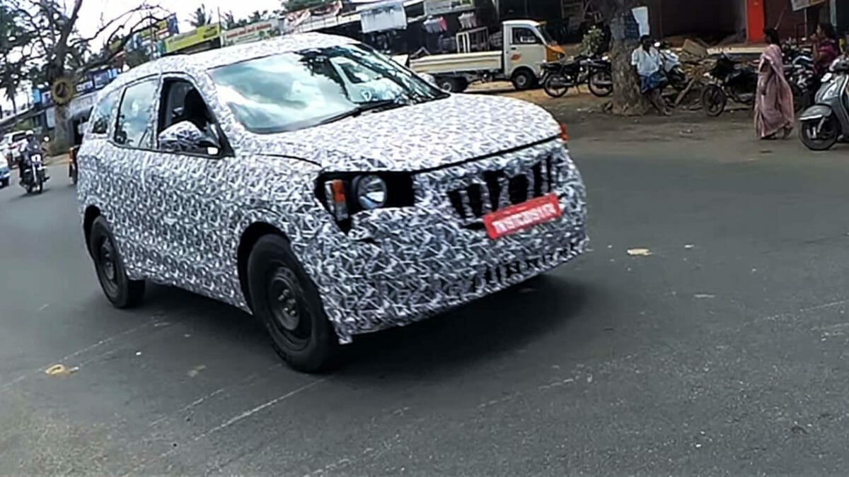 2020 Mahindra XUV500