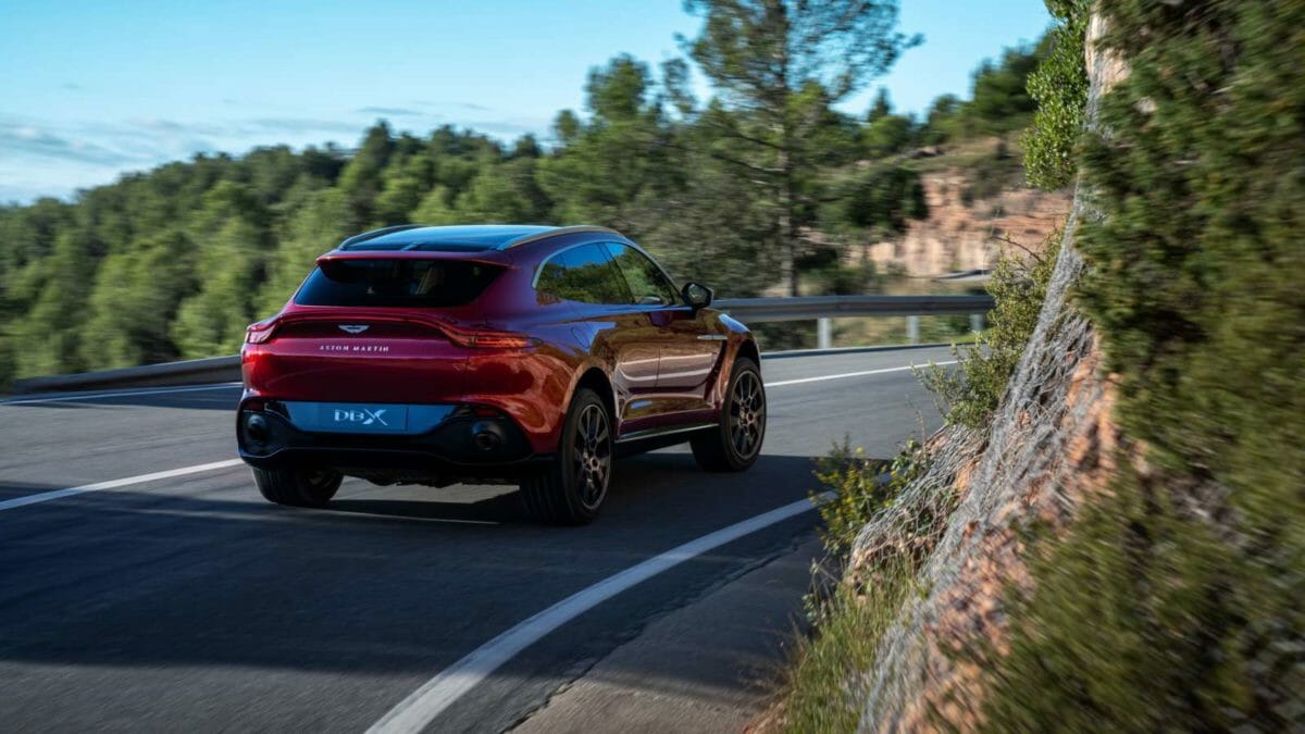 aston martin DBX 9