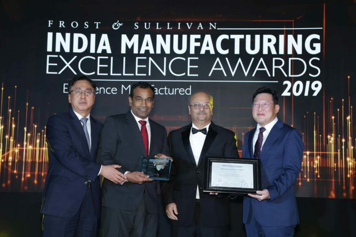HMIL officials receiving the ‘Indian Manufacturer of the Year – 2019’ and ‘Smart Factory Award’ at IMEA