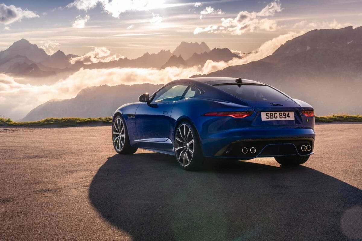 Jag_F TYPE_R_21MY_Velocity_Blue_Reveal_Switzerland_02.12.19_02
