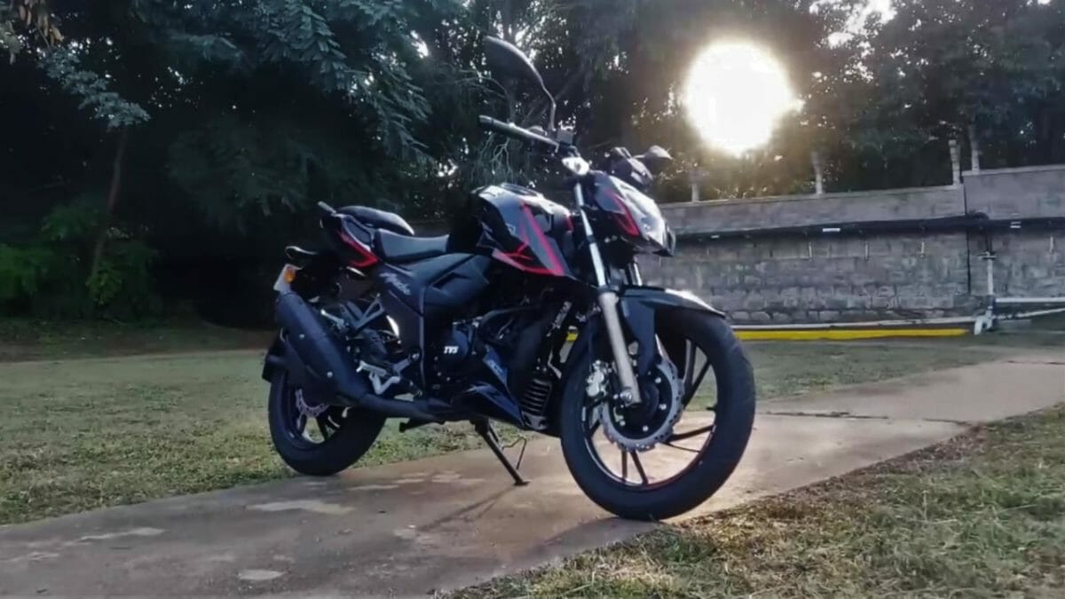 TVS Apache RTR  V BS Review