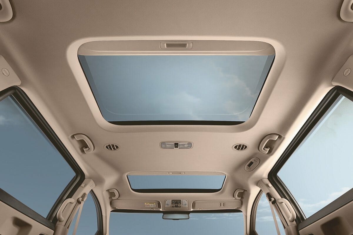 Kia Carnival India Dual Sunroof